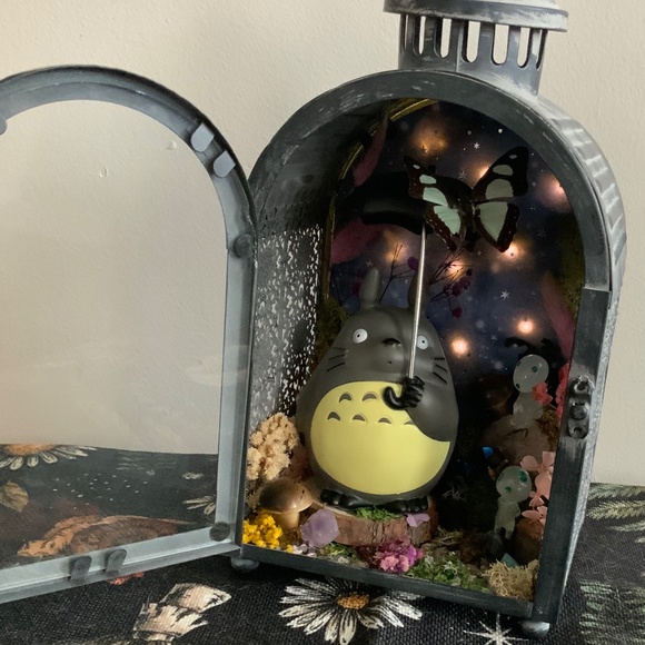 Totoro and butterfly lantern - Picture 4 of 5